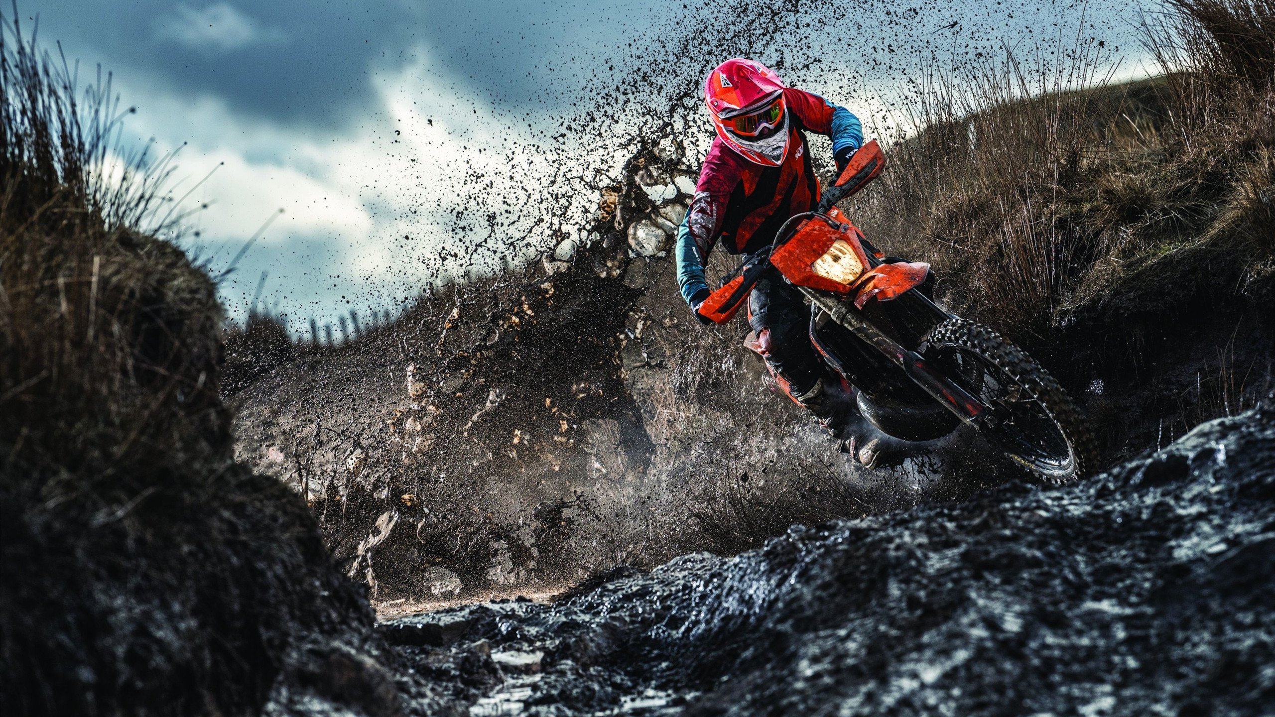 国家队在赛后进行公开训练以备战下一场比赛,比赛完之后国家队就解散吗